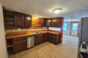 46 Pleasant St, Plainfield, CT 06374 - Photo 4