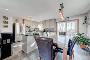 70 Lawndale St, Berlin, CT 06037 - Photo 8