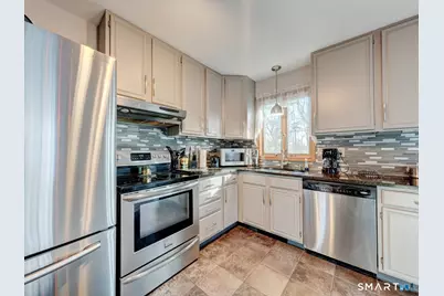70 Lawndale Street, Berlin, CT 06037 - Photo 10