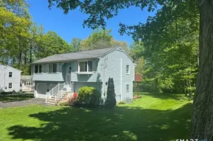 70 Lawndale St, Berlin, CT 06037 - Photo 2