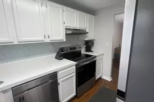 204 Cedar Hollow Dr, Rocky Hill, CT 06067 - Photo 2