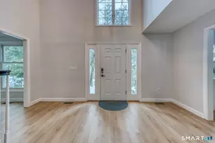 35 High Gate Dr, Avon, CT 06001 - Photo 2