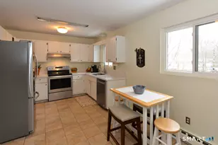 41 E Meadow Rd, Southbury, CT 06488 - Photo 4