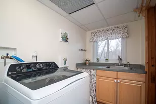 136 Knoll Dr, Hamden, CT 06518 - Photo 36