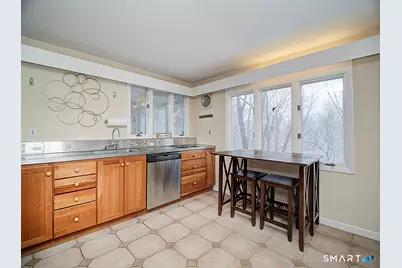 136 Knoll Drive, Hamden, CT 06518 - Photo 12