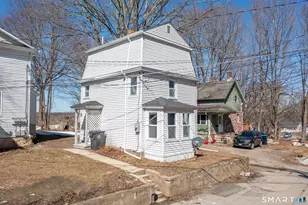 2 Lyon St, Putnam, CT 06260 - Photo 8