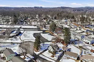 21 Echo Ln, West Hartford, CT 06107 - Photo 6