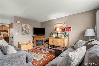 16 Lawton Road #APT 23, Manchester, CT 06042 - Photo 4