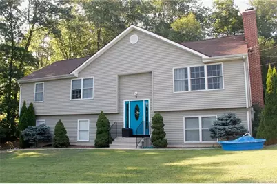 9 Ledgewood Court, Norwich, CT 06360 - Photo 2