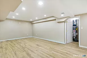 72 Broadmere Rd, Stratford, CT 06614 - Photo 24