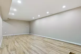 72 Broadmere Rd, Stratford, CT 06614 - Photo 26