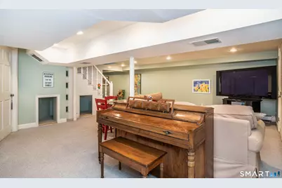 15 Avondale Road, West Hartford, CT 06117 - Photo 38