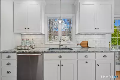 24 Bridget Lane, Fairfield, CT 06824 - Photo 12