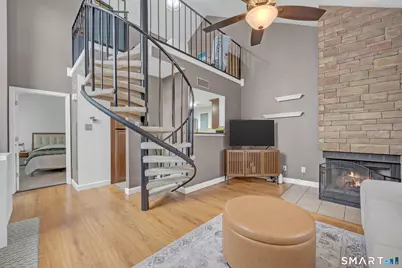 12 Carriage Crossing Lane #12, Middletown, CT 06457 - Photo 2