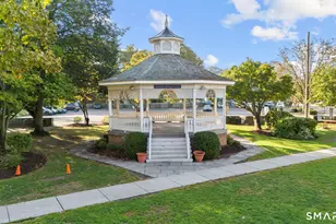 261 Millard St, Fairfield, CT 06824 - Photo 10