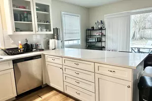 100 Ruden St, West Haven, CT 06516 - Photo 4