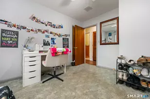 105 Daniel Dr, Bridgeport, CT 06606 - Photo 8