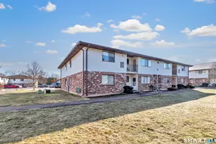 55 Thompson St, East Haven, CT 06513 - Photo 2