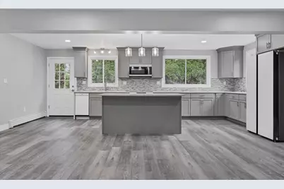 84 Connecticut Avenue, Newington, CT 06111 - Photo 6