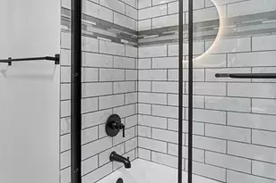 84 Connecticut Ave, Newington, CT 06111 - Photo 20