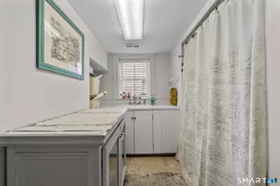 494 Pequot Ct, Fairfield, CT 06890 - Photo 32