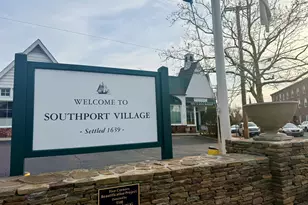 494 Pequot Ct, Fairfield, CT 06890 - Photo 2