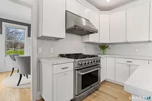 10 Pansy Rd, Fairfield, CT 06824 - Photo 8