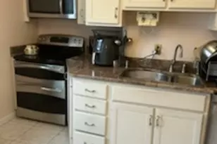 49 Elmwood Pl, Bridgeport, CT 06605 - Photo 12