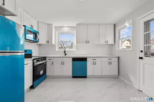 405 Wilcoxson Ave, Stratford, CT 06614 - Photo 8