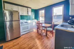 44 Prescott St, Meriden, CT 06450 - Photo 2