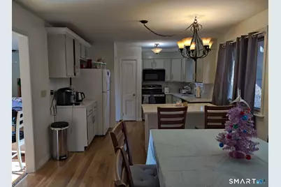 100 Loftus Circle, Bridgeport, CT 06606 - Photo 6