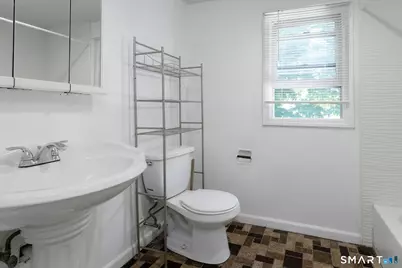 100 Loftus Circle, Bridgeport, CT 06606 - Photo 18