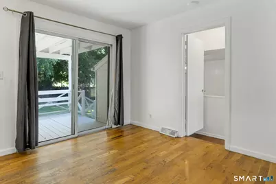 100 Loftus Circle, Bridgeport, CT 06606 - Photo 10