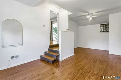 100 Loftus Circle, Bridgeport, CT 06606 - Photo 14
