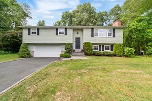 38 E Ridge Dr, Middlebury, CT 06762 - Photo 2