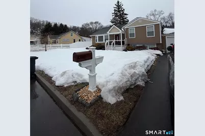 19 Gloria Place, East Haven, CT 06512 - Photo 4