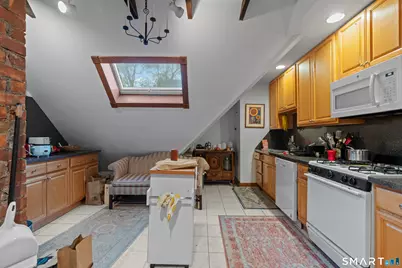 136 Edwards Street #3rd fl, New Haven, CT 06511 - Photo 8