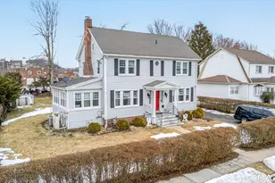 37 Edward St, East Haven, CT 06512 - Photo 4