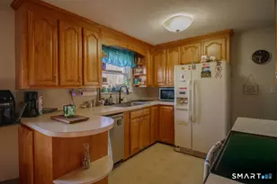 49 Daley St, Bristol, CT 06010 - Photo 4