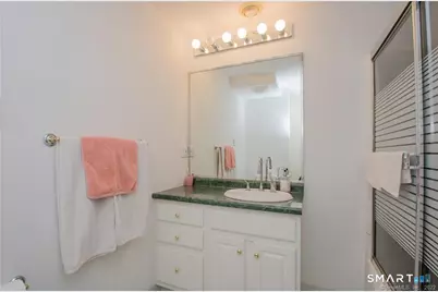 4 Buckingham Lane, West Hartford, CT 06117 - Photo 24