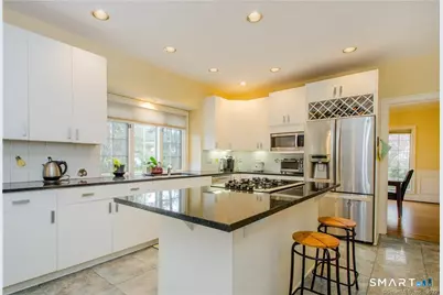 4 Buckingham Lane, West Hartford, CT 06117 - Photo 8