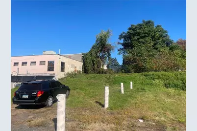 9 Maplewood Avenue, Bloomfield, CT 06002 - Photo 30