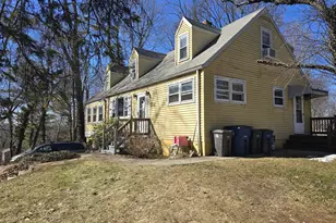 139 Foxon Hill Rd, New Haven, CT 06513 - Photo 2