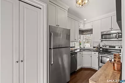 83 South Avenue #APT C, New Canaan, CT 06840 - Photo 18