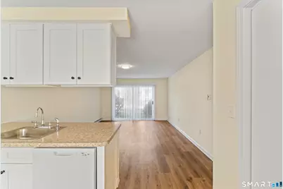 186 Stillwater Avenue #APT 115, Stamford, CT 06902 - Photo 4