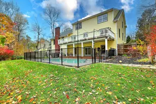 920 Green Cir, Orange, CT 06477 - Photo 8