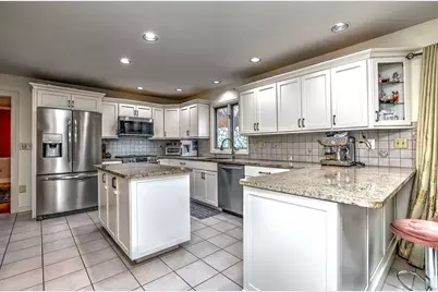 920 Green Circle, Orange, CT 06477 - Photo 16