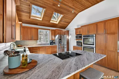5 Riverhead Lane, East Lyme, CT 06333 - Photo 2