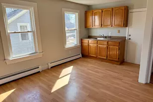 216 Vauxhall St, New London, CT 06320 - Photo 2