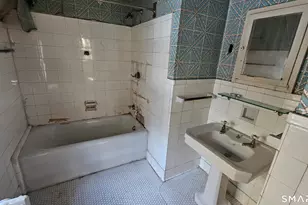 21 Bloomfield Ave, Hartford, CT 06105 - Photo 24